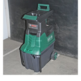 Bosch Leisehäcksler AXT 22 D, Fräswalze grün/schwarz, 2.200 Watt