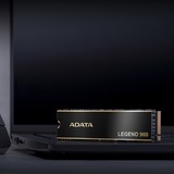 ADATA LEGEND 960 2 TB, SSD dunkelgrau/gold, PCIe 4.0 x4, NVMe 1.4, M.2 2280