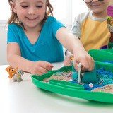 Spin Master Kinetic Sand - Hunde Park Koffer, Spielsand 680 Gramm Sand