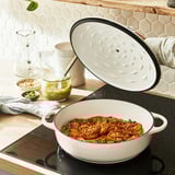 Tefal Servierpfanne LOV Gusseisen Ø 28cm beige, mit Deckel, 3,8 Liter