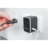 Verbatim Universal-Reiseadapter UTA-04, Reisestecker schwarz/silber, 3x USB-A, 2x USB-C