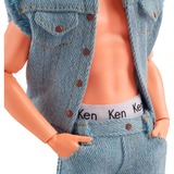 Mattel Barbie The Movie - Ken Puppe im Jeansoutfit und Original Ken Unterwäsche, Spielfigur 