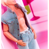 Mattel Barbie The Movie - Ken Puppe im Jeansoutfit und Original Ken Unterwäsche, Spielfigur 