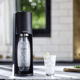 SodaStream Wassersprudler TERRA schwarz, inkl. 1 PET-Flasche + 1 CO₂-Zylinder