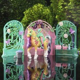 Spin Master Unicorn Academy - Ava & Einhorn Leaf Stall Spielset mit Farbwechseleffekt, Spielfigur 