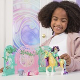 Spin Master Unicorn Academy - Ava & Einhorn Leaf Stall Spielset mit Farbwechseleffekt, Spielfigur 