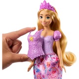 Mattel Disney Prinzessin 2-in-1-Geschichten Rapunzel-Modepuppe mit 2 Oberteilen zum Anklipsen, 2 Röcken und 9 Accessoires