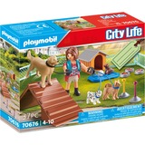 PLAYMOBIL 70676 City Life Geschenkset "Hundetrainerin", Konstruktionsspielzeug 