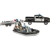 bruder 02507 RAM 2500 Polizei Pickup, L+S Modul, Anhänger mit Boot, Modellfahrzeug schwarz/weiß, Inkl. 2 Figuren